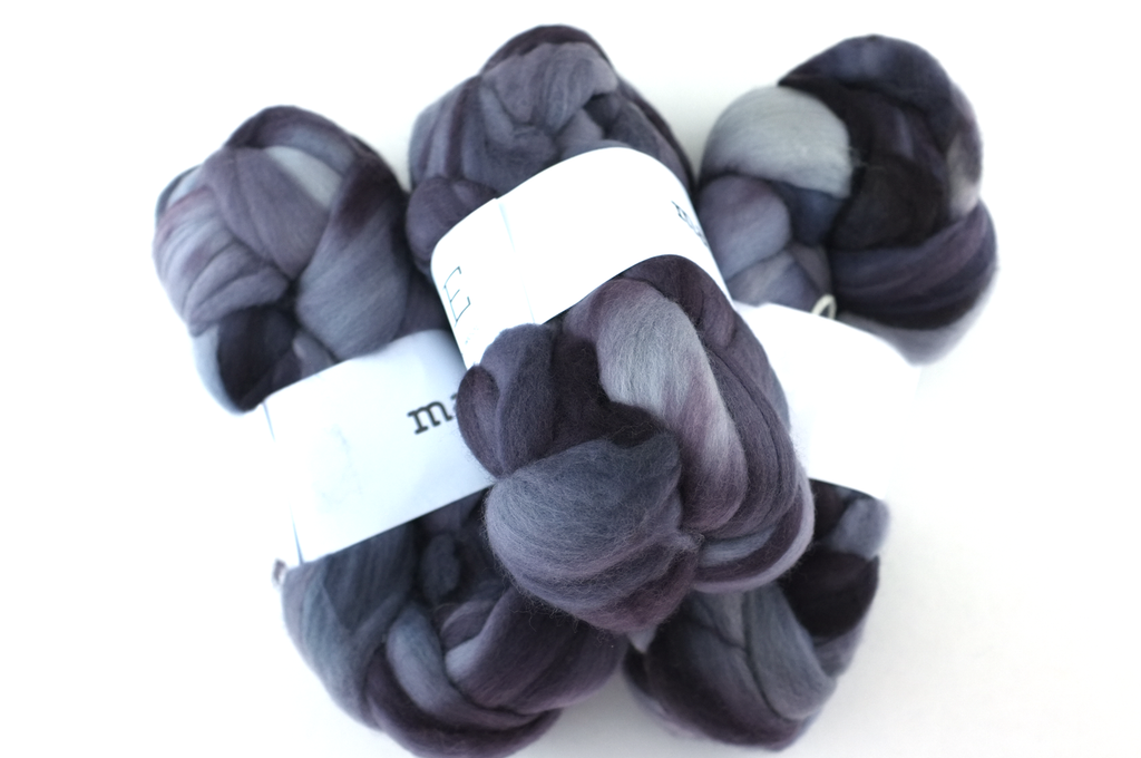 Malabrigo Nube, Plomo, beautiful gray shades, color 043, merino spinning fiber