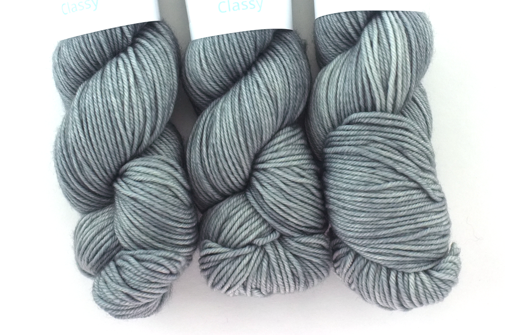 Dream in Color Classy color Gray Tabby 003, worsted weight superwash wool knitting yarn, medium gray, semi-solid from Purple Sage Yarns